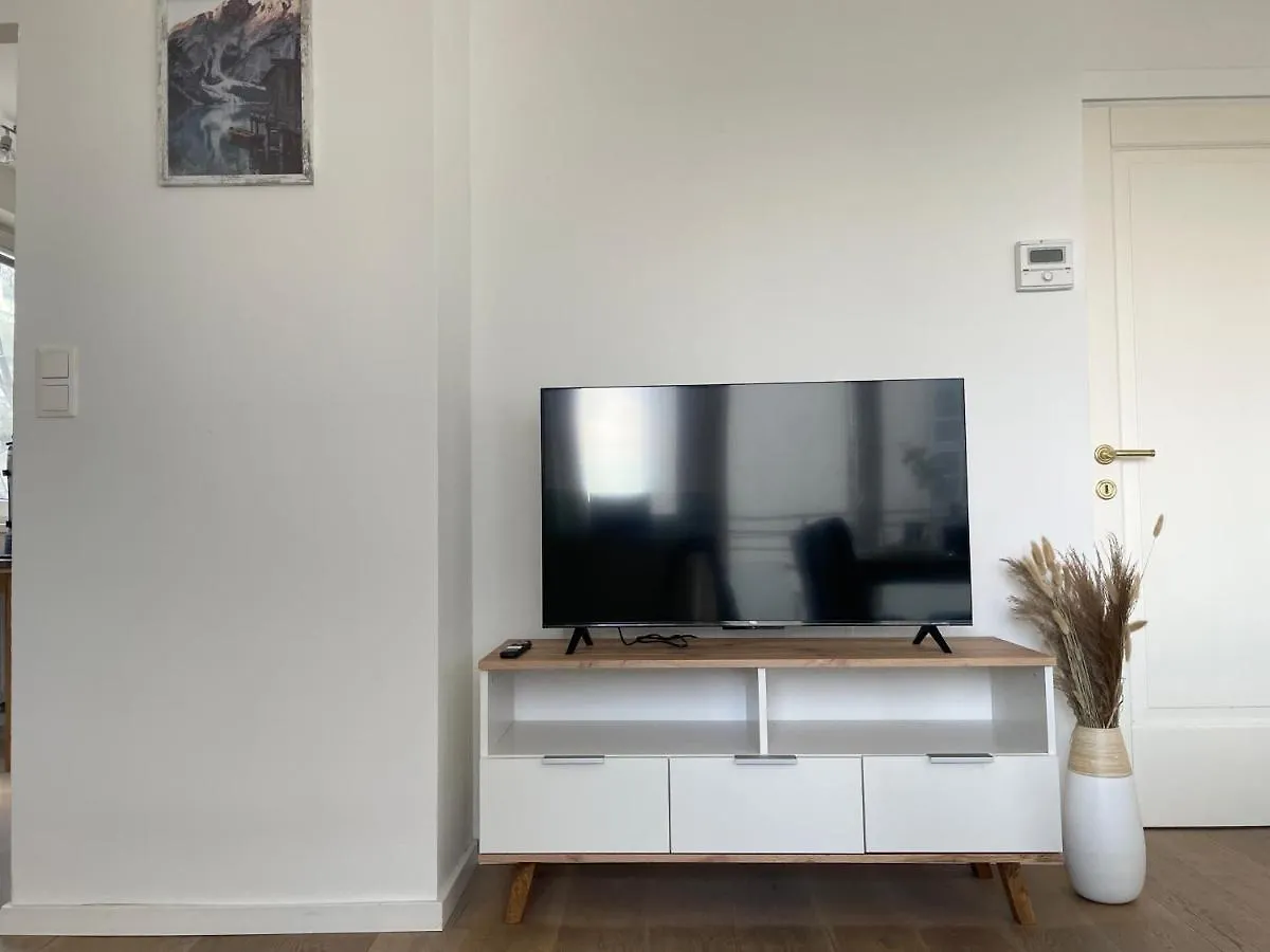 80M2 Apartment With Balcony & Free Netflix Bécs